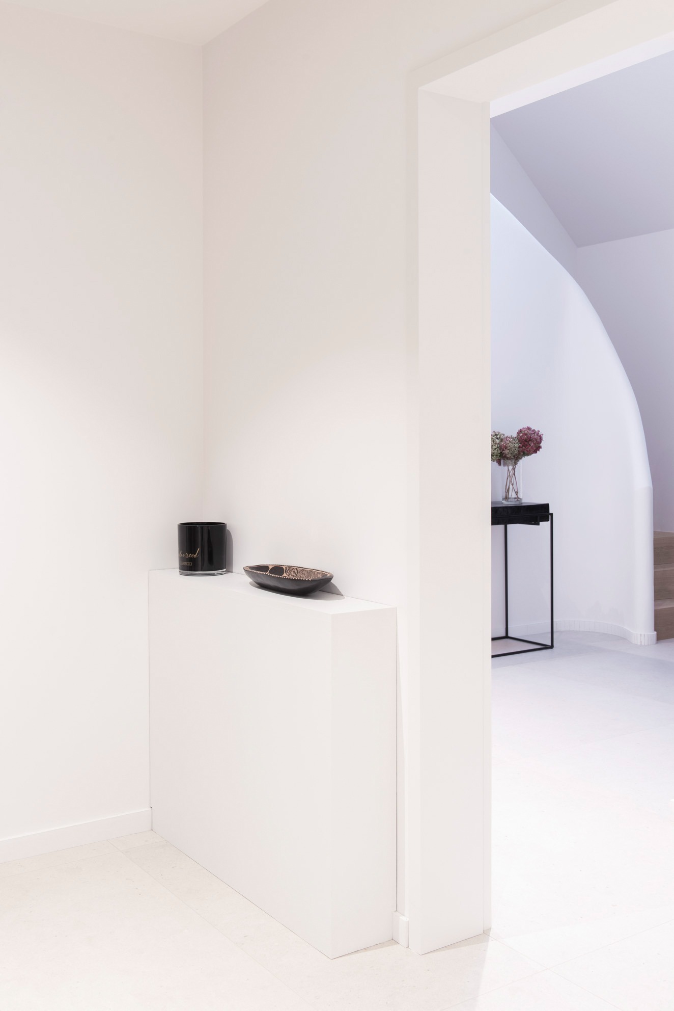 Gebogen doorgang in het interieur van House DP